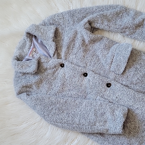 Sherpa Jacket - Picture 2 of 3